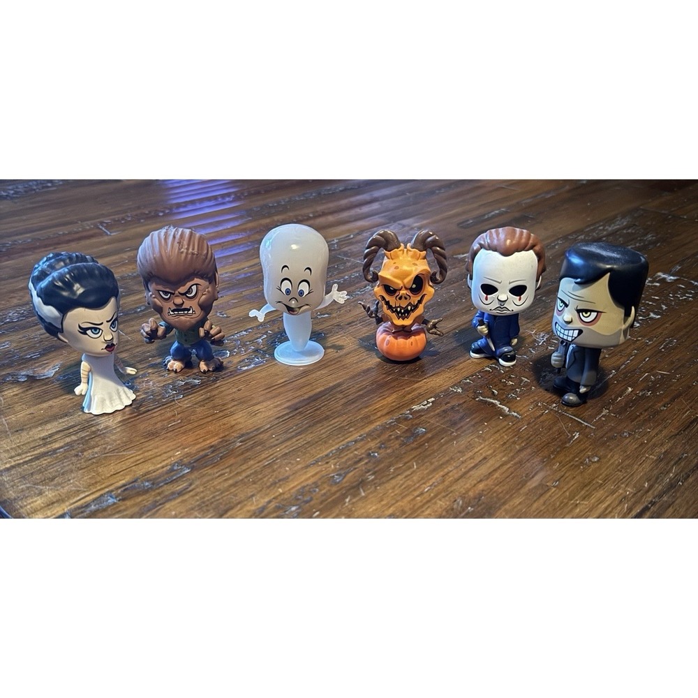 HHN Halloween Horror Nights 2022 Studio Screamers Full Set Chase Casper Myers